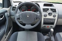 https://www.autozine.org/Archive/Renault/old/Megane_II_dash.jpg